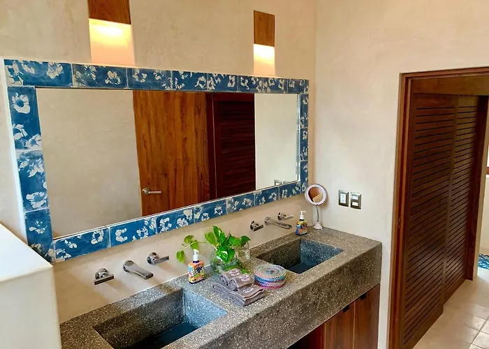 Alux, La Veleta Villa *